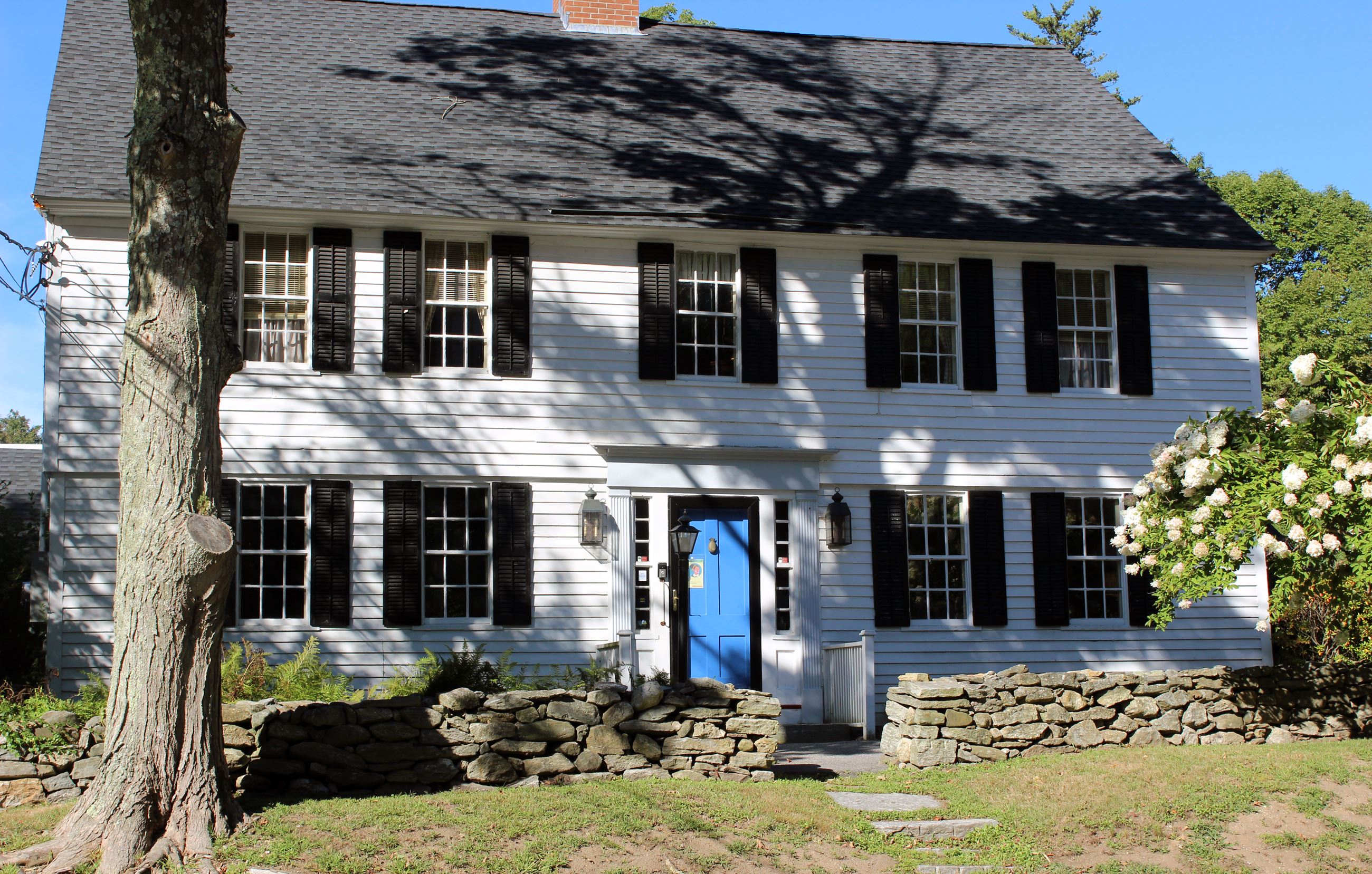 Photo of colonial-era inn